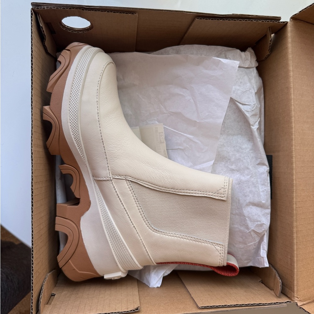 Sorel Brex Chelsea Waterproof Boots Lug Sole Biege Tan White snow boot